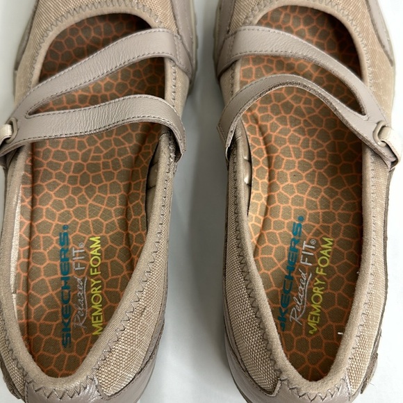 Skechers Relaxed Fit Memory Foam Women’s Size 8 Shoes - Picture 7 of 11